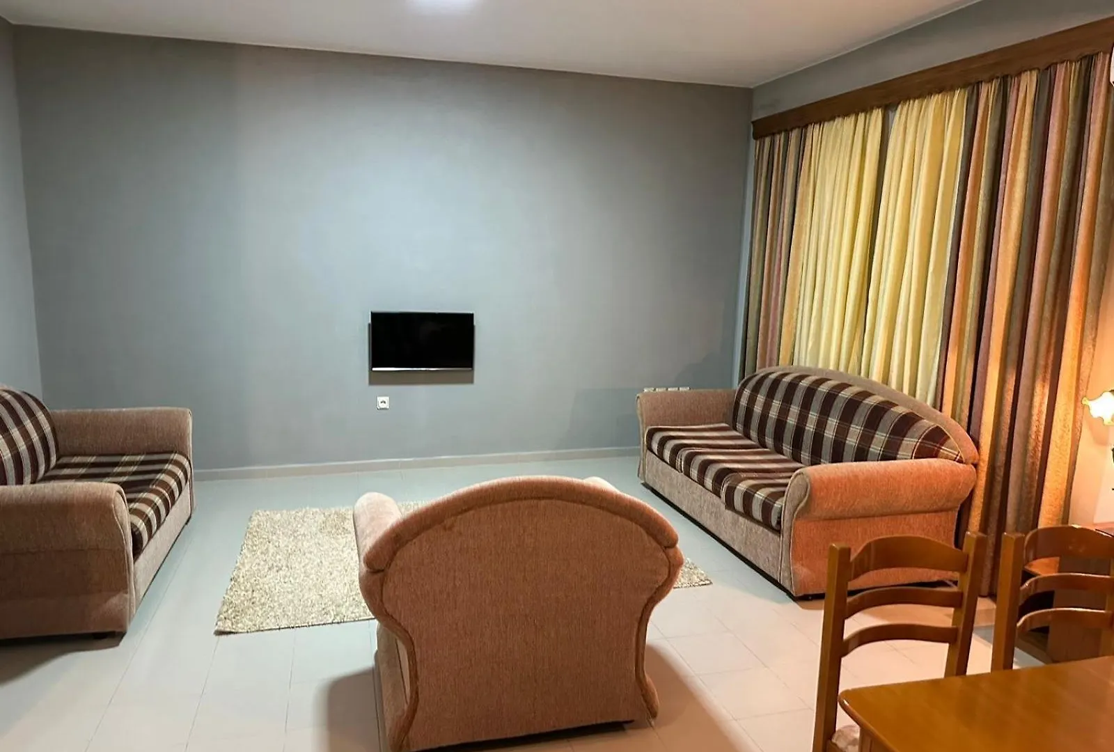 Liam Rooms In Tepelena Center Albanië